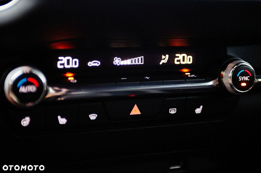 Mazda 3 e-SKYACTIV-G 2.0 M HYBRID SELECTION - 21