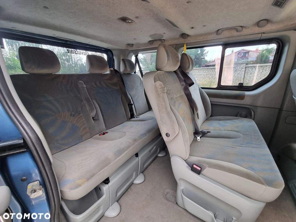 Renault Trafic Passenger - 15