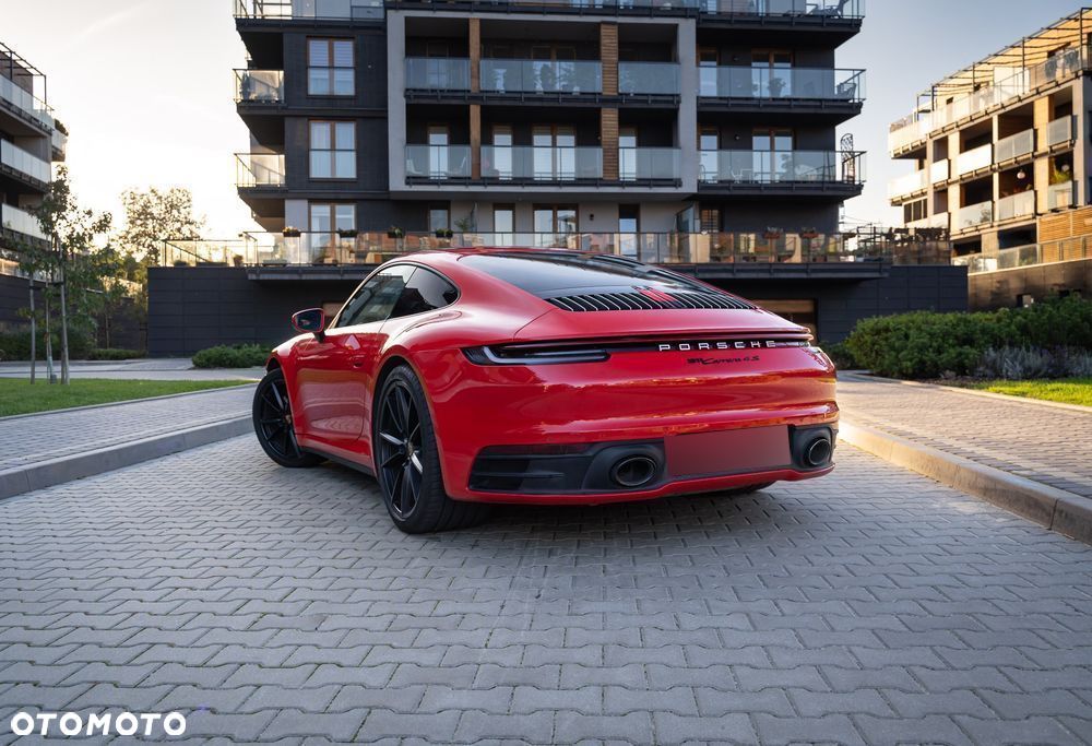 Porsche 911 Carrera 4S - 11