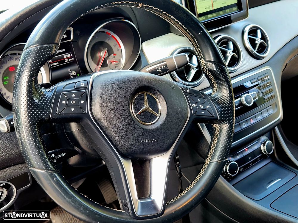 Mercedes-Benz CLA 180 - 9