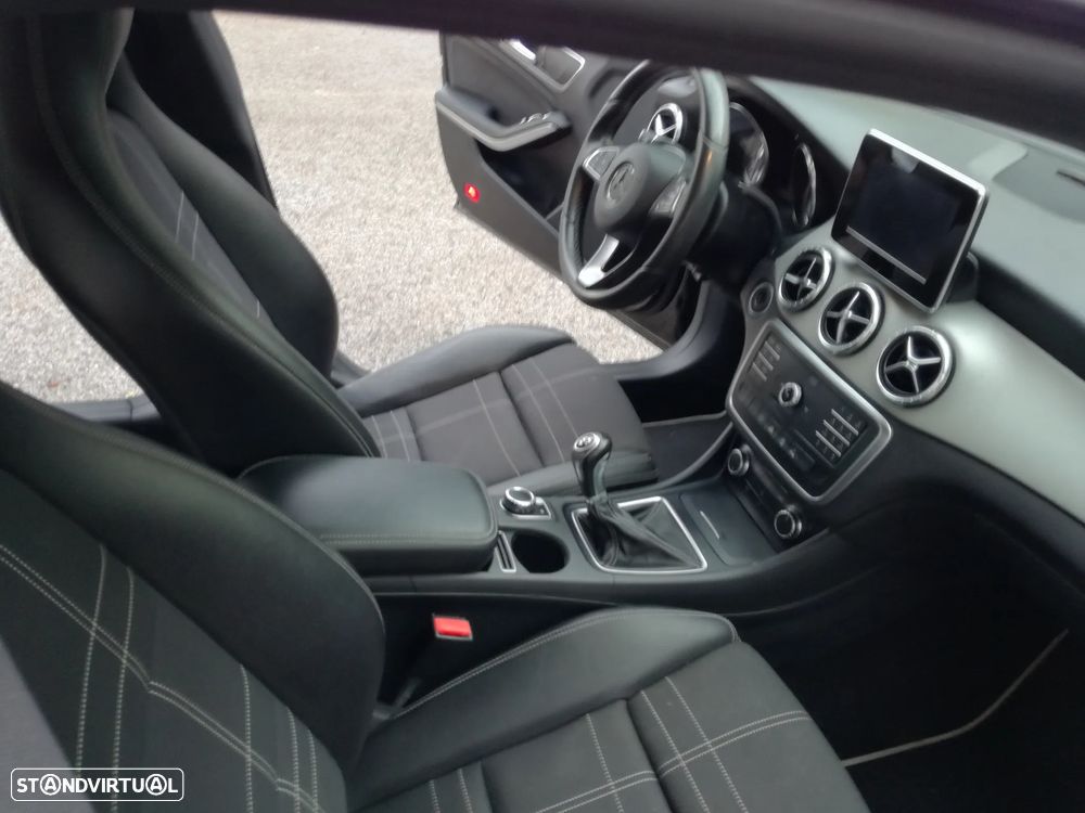 Mercedes-Benz CLA 180 CDI Urban - 16
