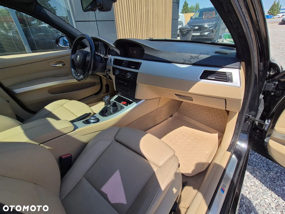 BMW Seria 3 - 32