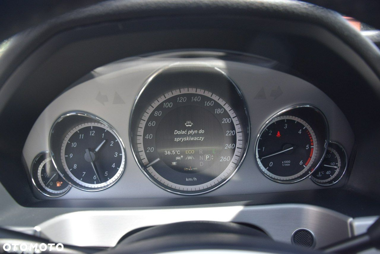 Mercedes-Benz Klasa E 350 CDI BlueEff Avantgarde - 35