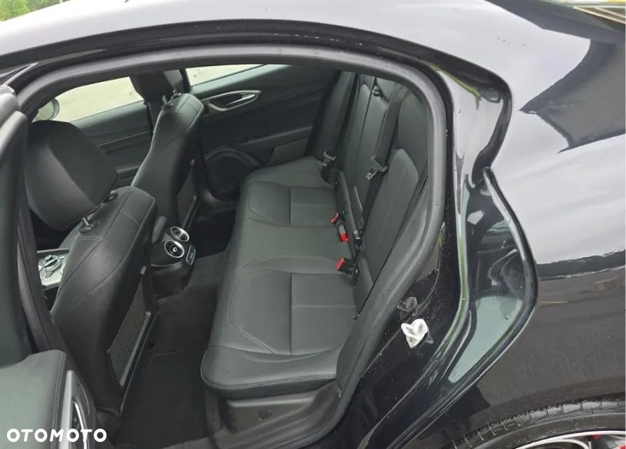 Alfa Romeo Giulia 2.0 Turbo TI Q4 - 10