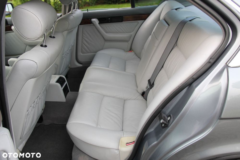 BMW Seria 5 540i - 35