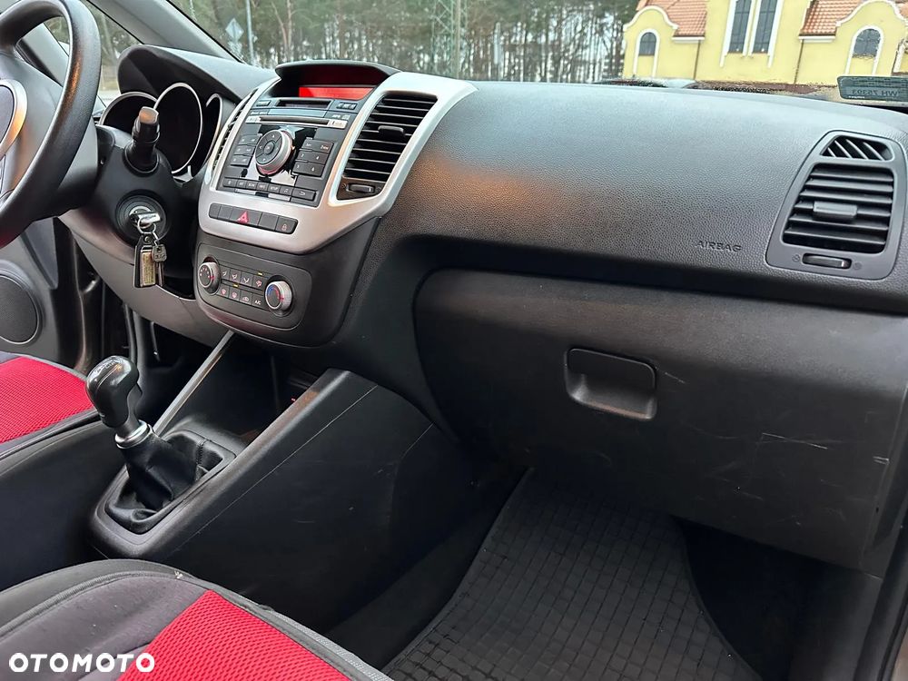 Kia Venga 1.4 Business Line - 12