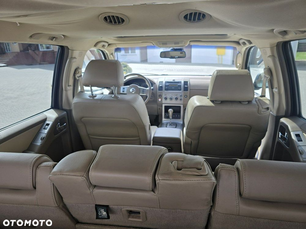 Nissan Pathfinder - 28