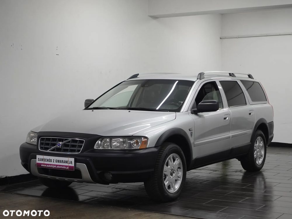 Volvo XC 70 D5 AWD Momentum - 1