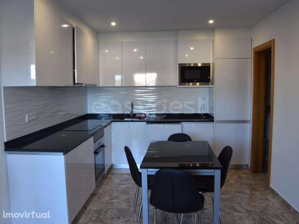 Magnifica Moradia T1+1 situada na freguesia do Campo - Grande imagem: 2/16