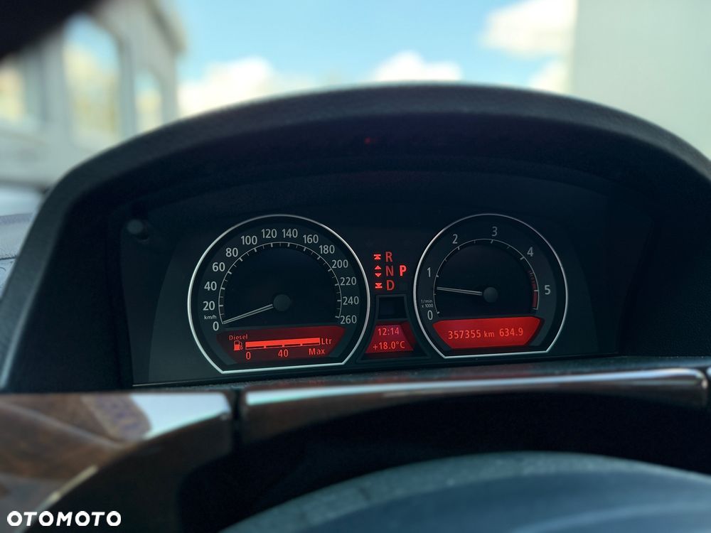 BMW Seria 7 730d - 29