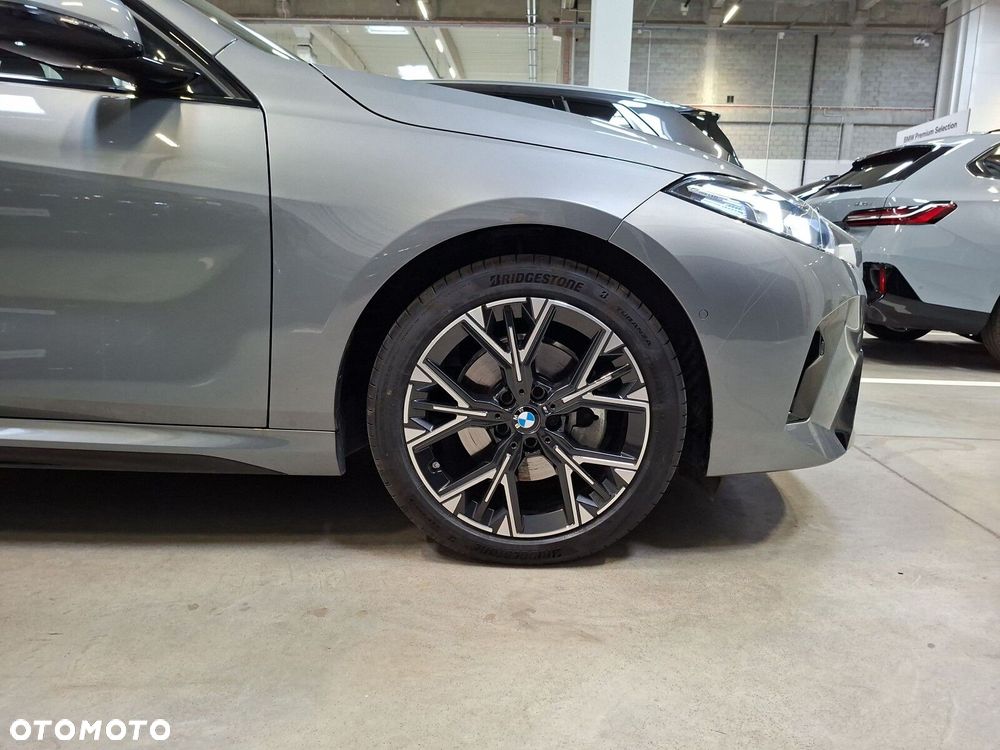 BMW Seria 1 120 mHEV - 10