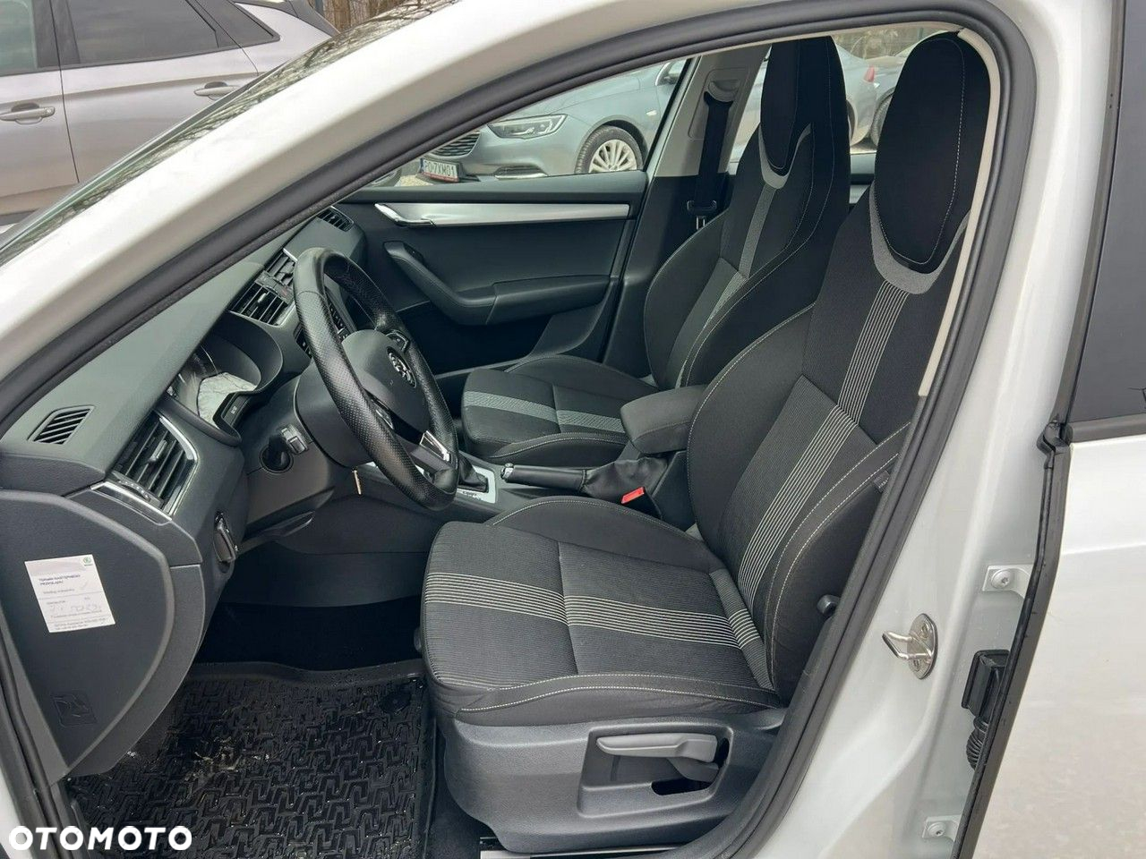 Skoda Octavia 1.6 TDI Ambition DSG - 20