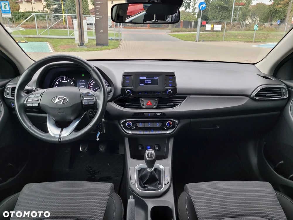Hyundai i30 1.5 DPI Classic + - 9