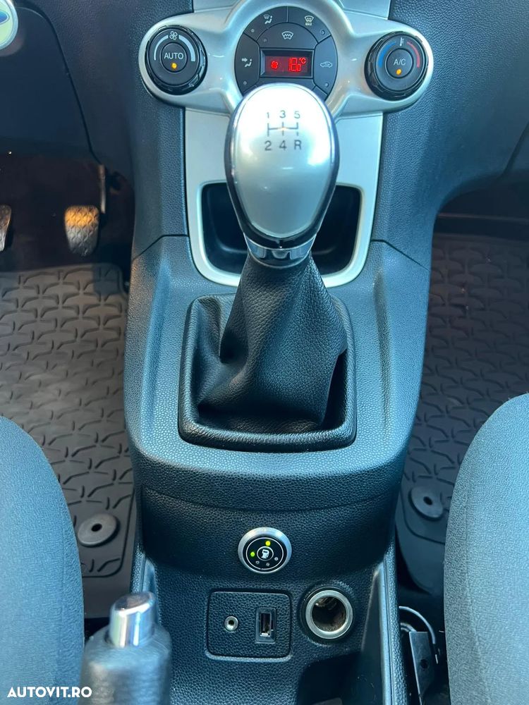 Ford Fiesta 1.4i Titanium - 22
