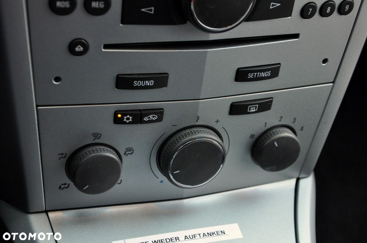 Opel Astra - 32
