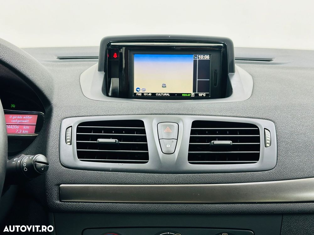 Renault Megane ENERGY dCi 110 Start & Stop Paris Business - 20