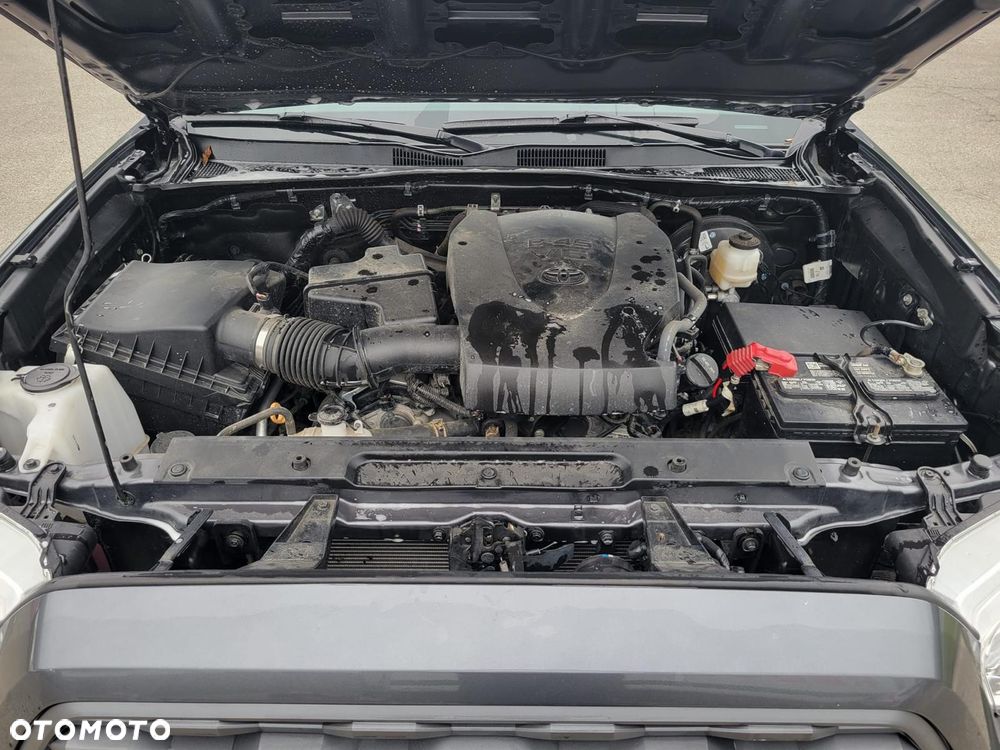 Toyota Tacoma - 12
