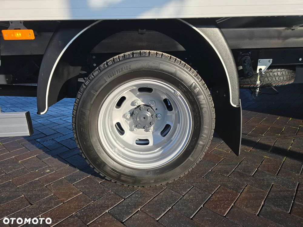 Iveco DAILY DAILY 50C16 KONTENER IZOTERMICZNY 10PALET 4,91cmDługi  2,11cmSzeroki  2,31cmWysoki  SALON PL 106 Tyś km STAN JAK NOWY NA GWARANCJI TEMPOMAT FOTEL PNEŁMATYCZNY KLIMATYZACJA AUTOMATYCZNA - 9