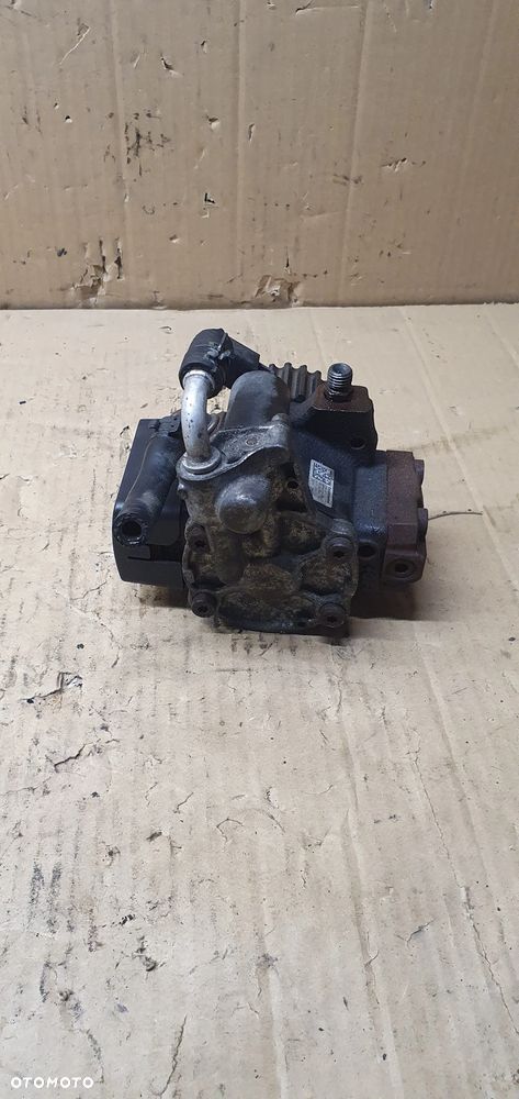 Pompa wtryskowa paliwa VW Passat B7 1.6 TDI 03L130755H - 4