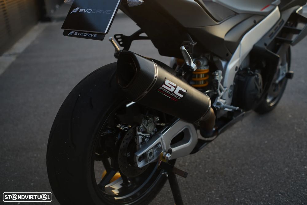 Aprilia RSV 4 - 8