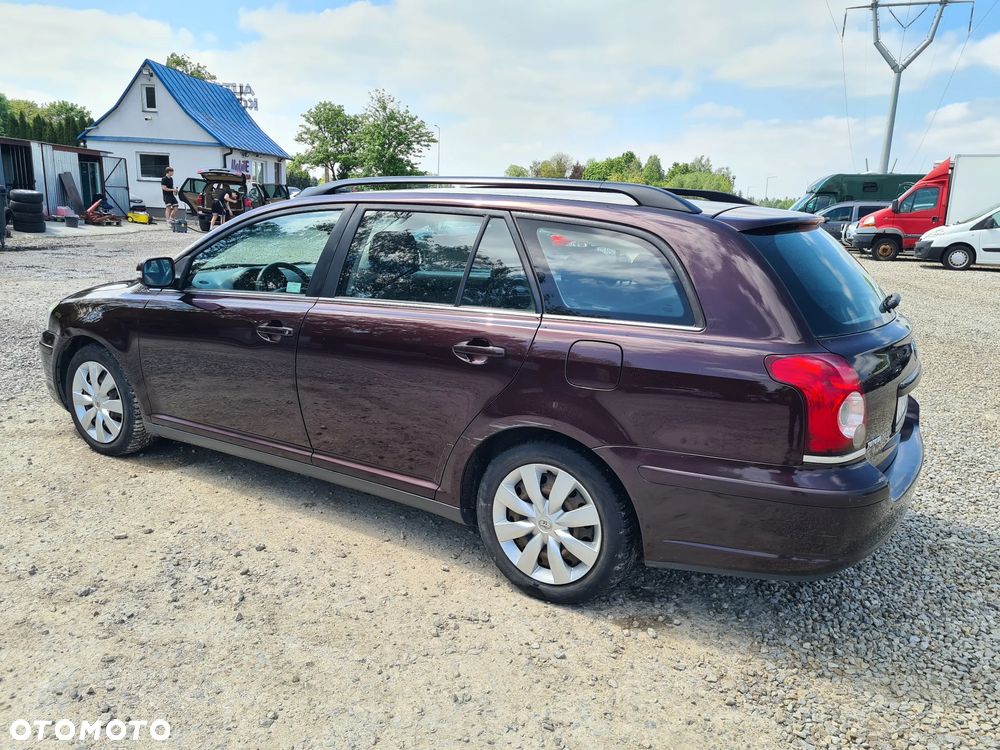 Toyota Avensis - 5