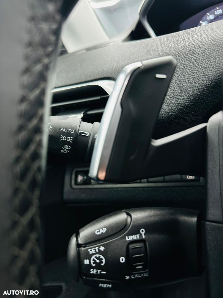 Peugeot 5008 BlueHDI 130 EAT8 Allure - 33