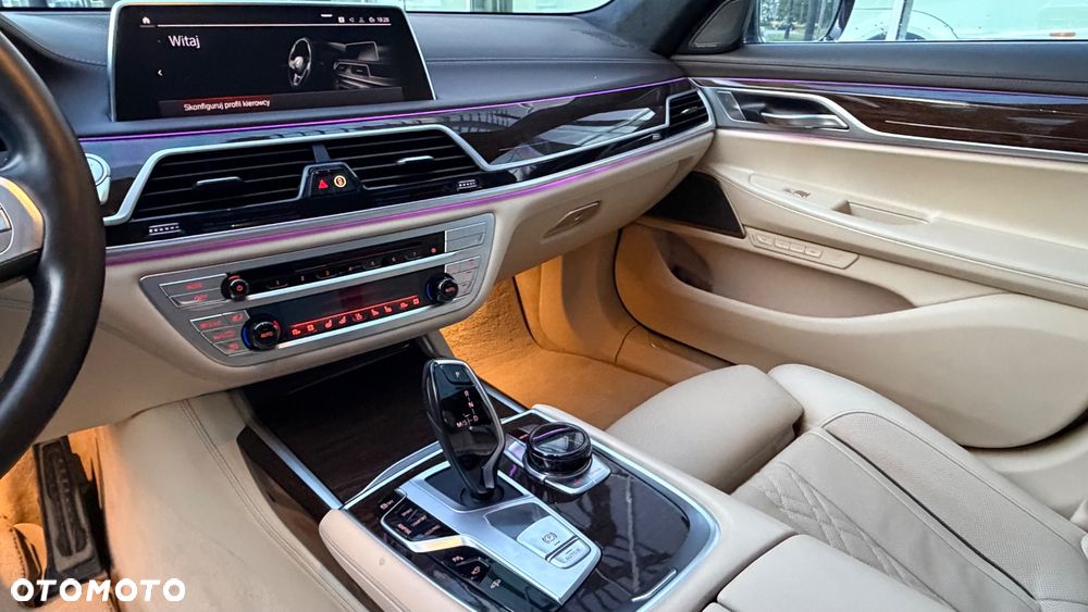 BMW Seria 7 - 36