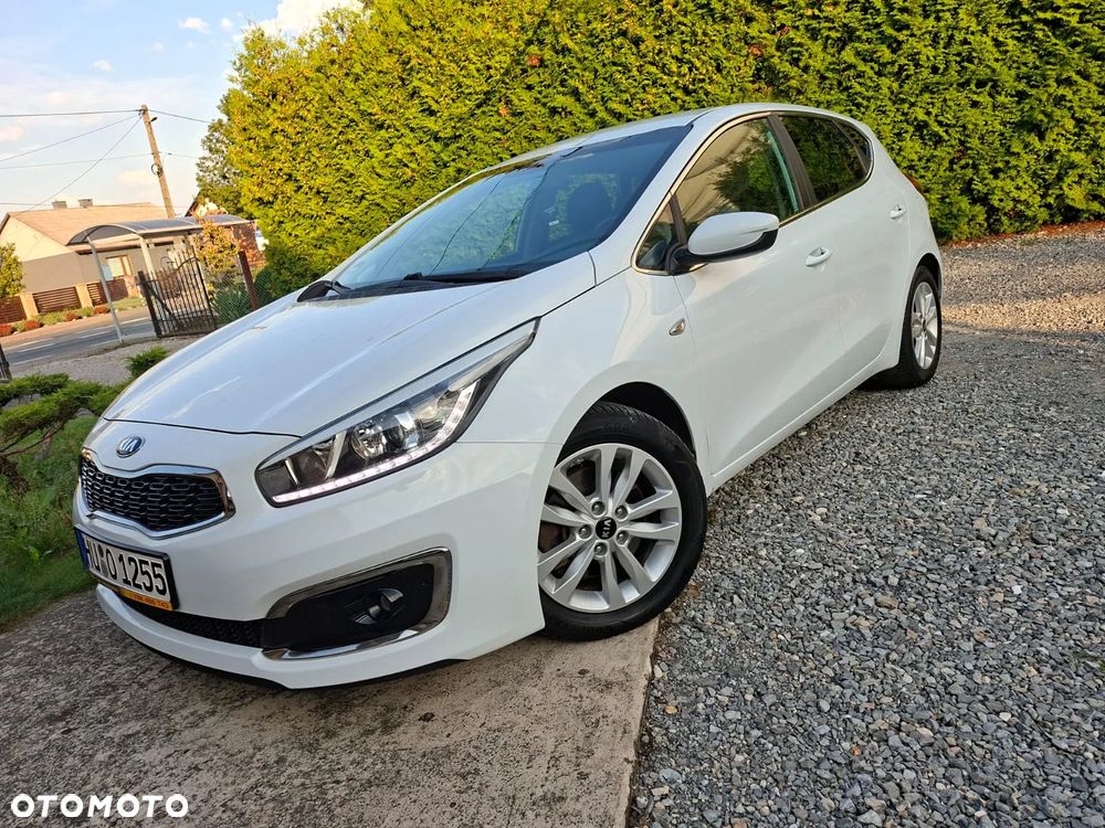 Kia Ceed 1.4 CVVT Dream Team Edition - 29