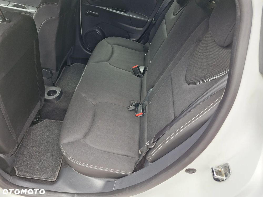 Renault Clio 1.2 16V 75 Life - 8