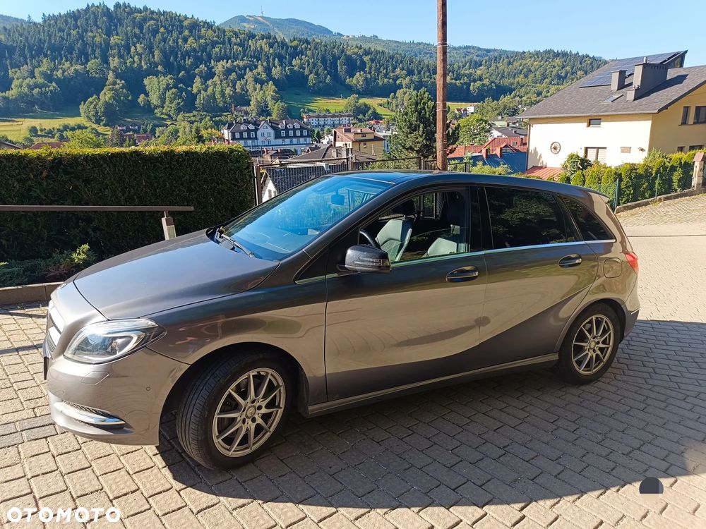 Mercedes-Benz Klasa B 220 4Matic 7G-DCT - 2