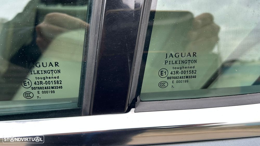 Jaguar XF 2.7 D V6 Premium Luxury - 14