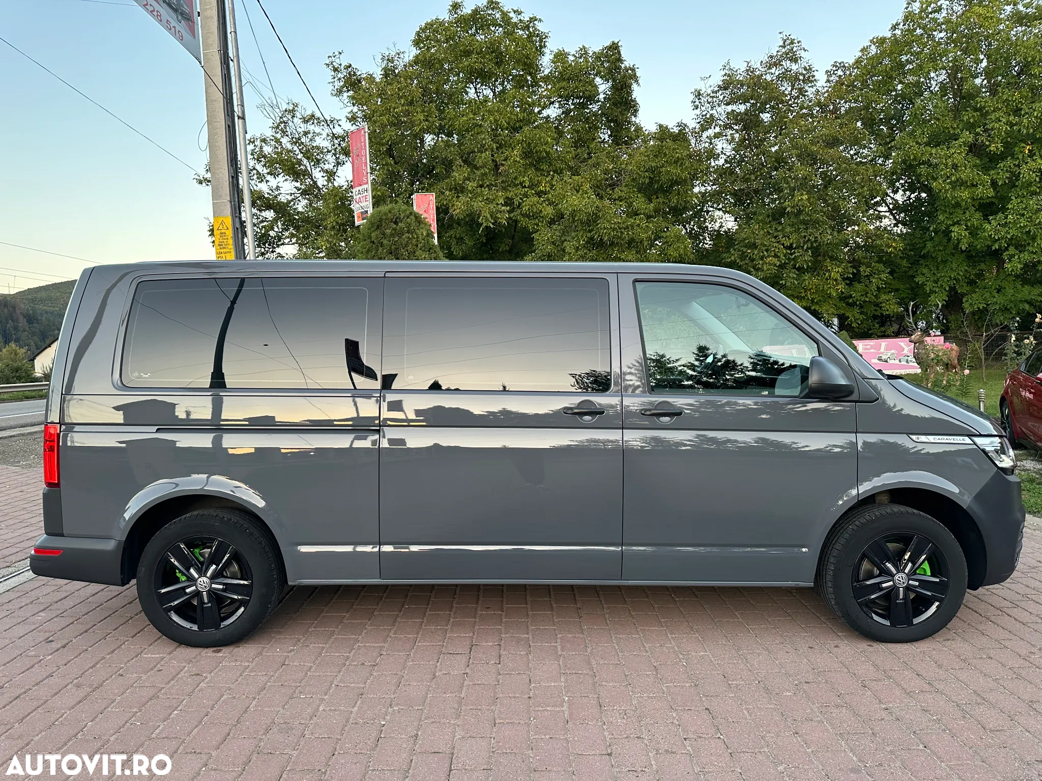 Volkswagen Caravelle - 4