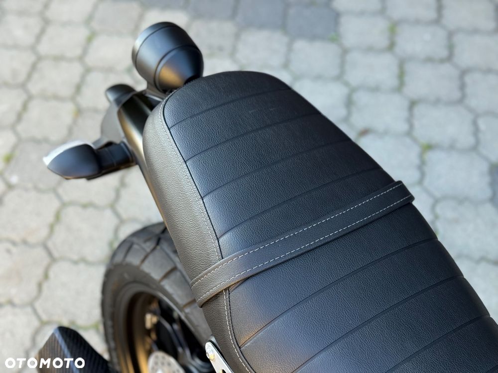 Yamaha XSR - 19
