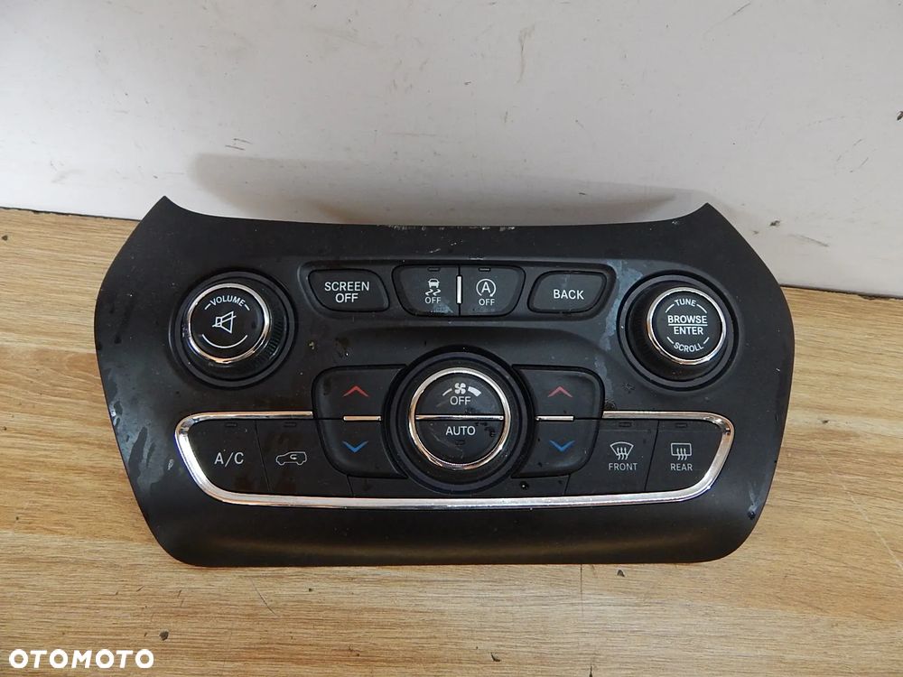 Panel przełącznik nawiewu klima Jeep Cherokee KL V 13-18  Łuków części - 1