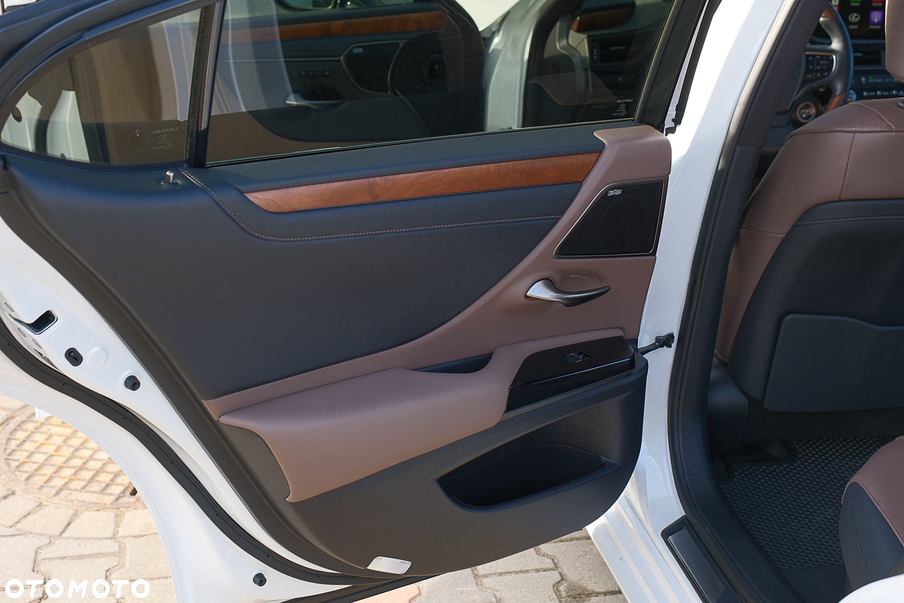 Lexus ES 300h Prestige - 25