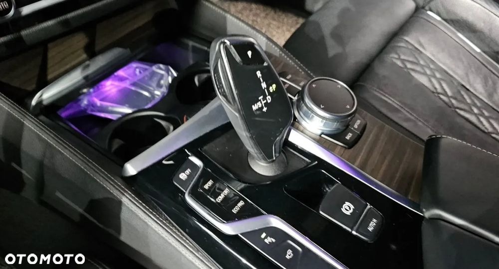 BMW Seria 5 530i Luxury Line - 11