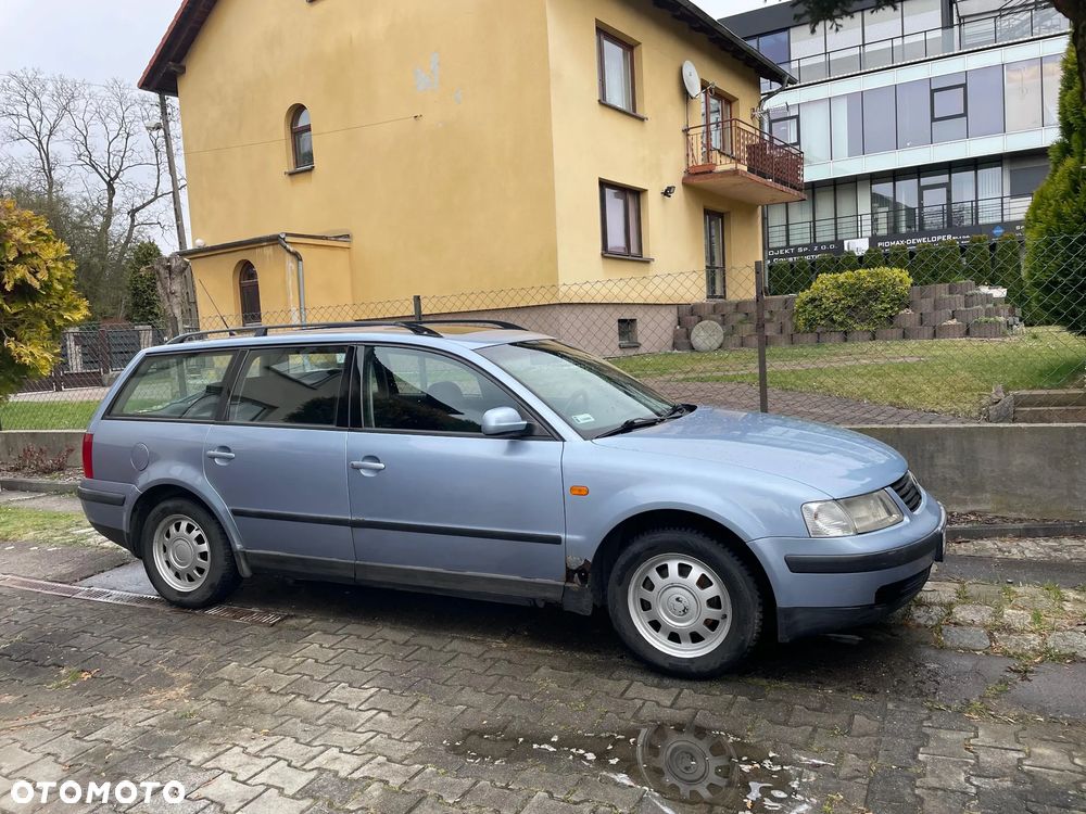 Volkswagen Passat - 4