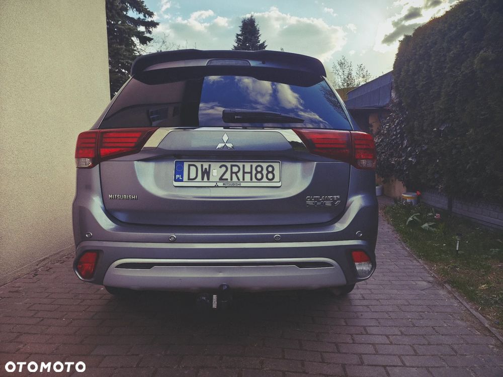 Mitsubishi Outlander - 4
