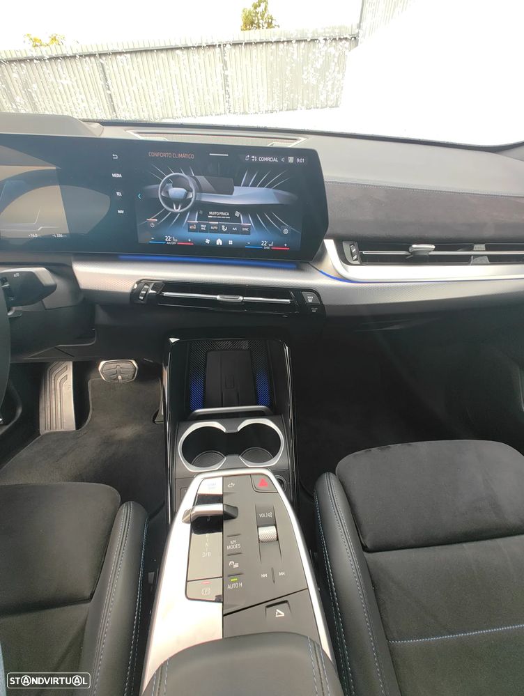 BMW iX2 eDrive20 Pack Desportivo M - 18