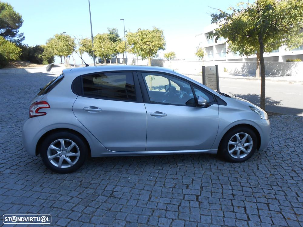 Peugeot 208 1.4 HDi Active - 6