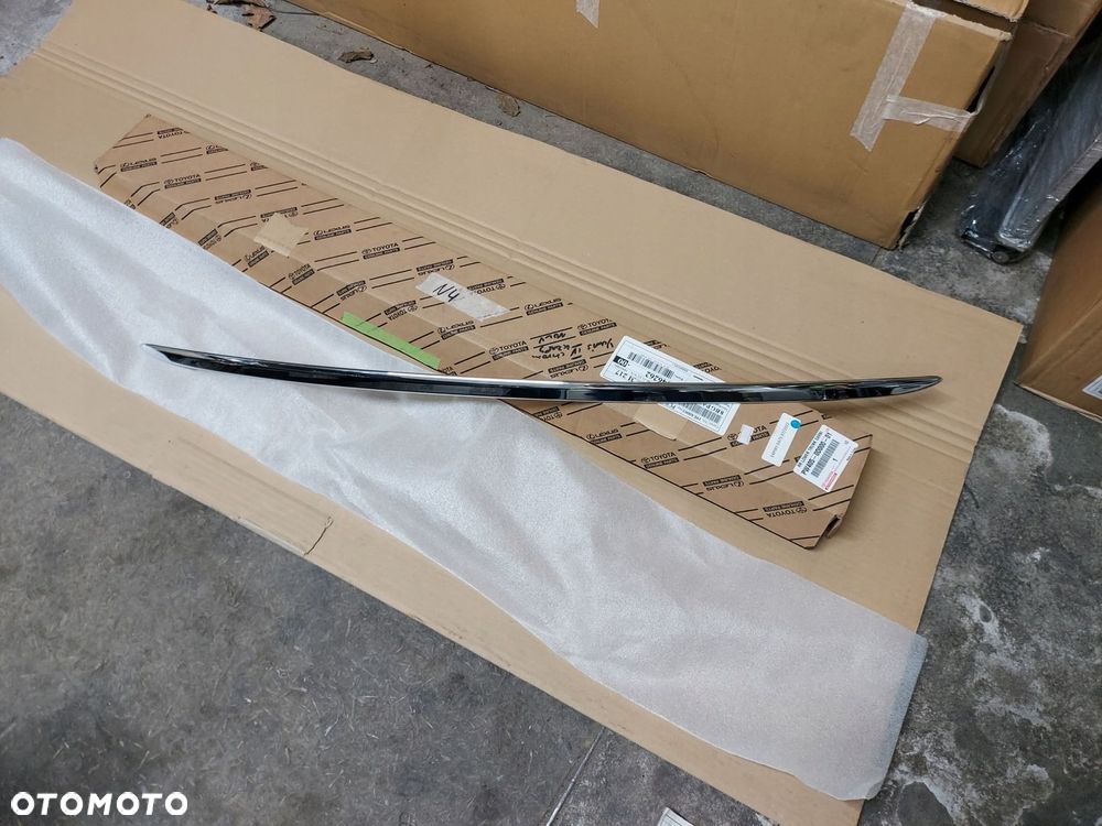 Toyota Yaris IV 20- Listwa Klapy Bagażnika Nowa Oryginał Chrom