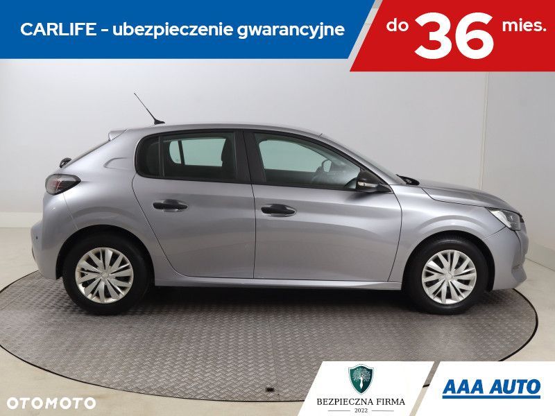 Peugeot 208 - 8