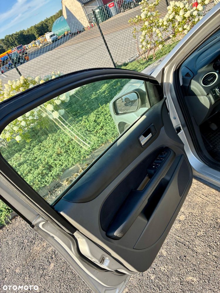 Ford Focus 1.6 TDCi Ambiente - 8