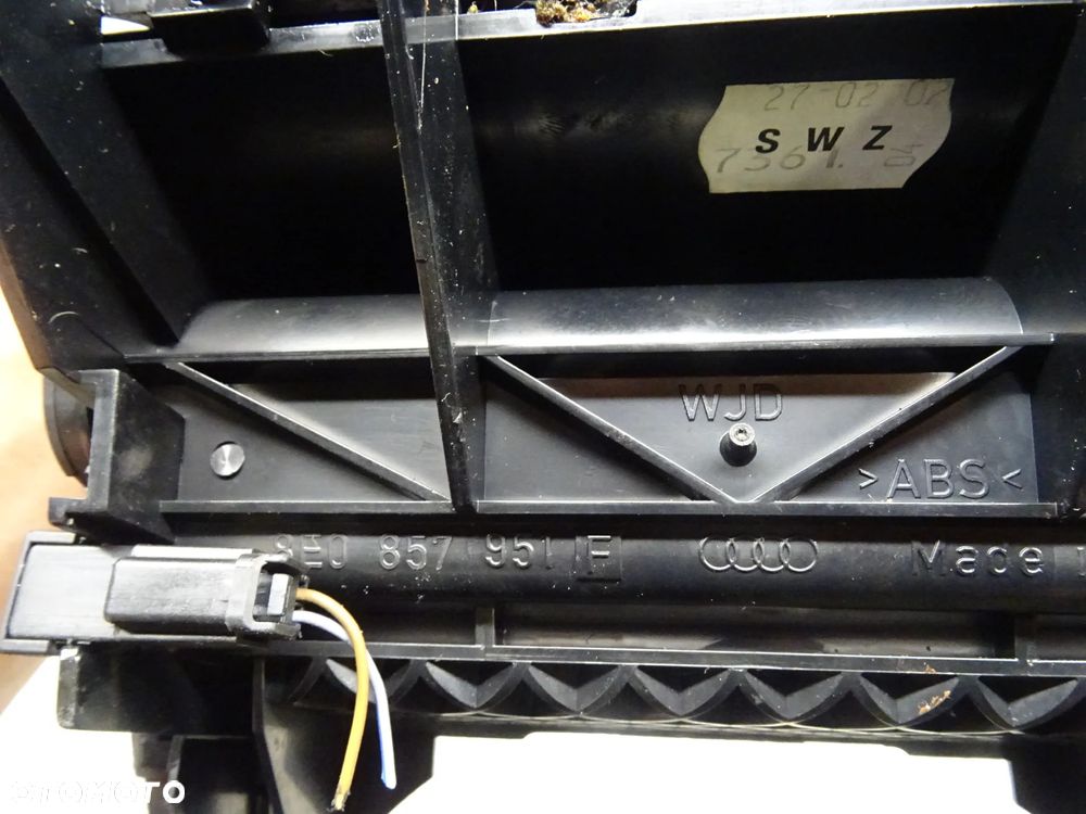 AUDI A4 B6 SEDAN 00-06 1.9 TDI AWX POPIELNICZKA 8E0857951 - 9