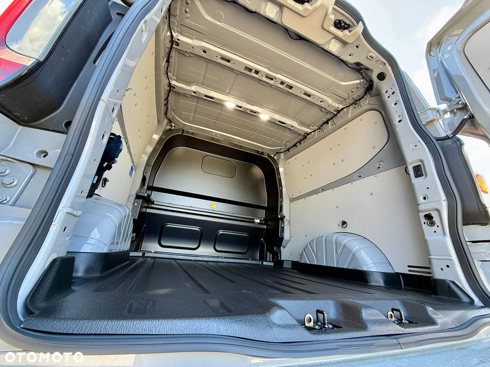 Volkswagen Transporter Furgon Plus - 30