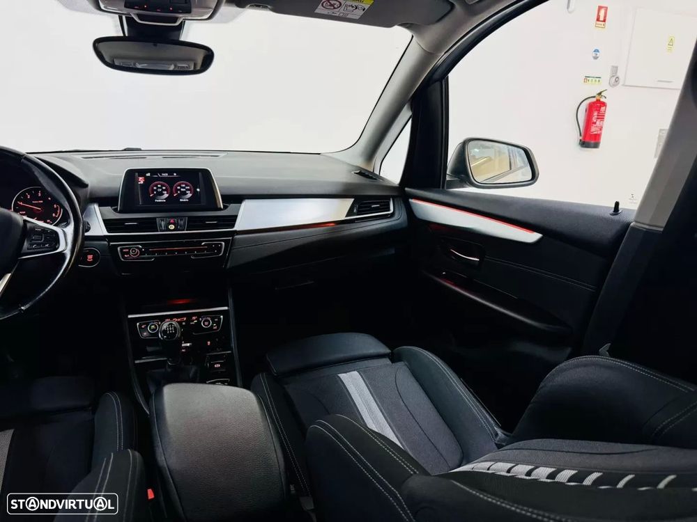 BMW 216 Active Tourer d Line Sport - 30