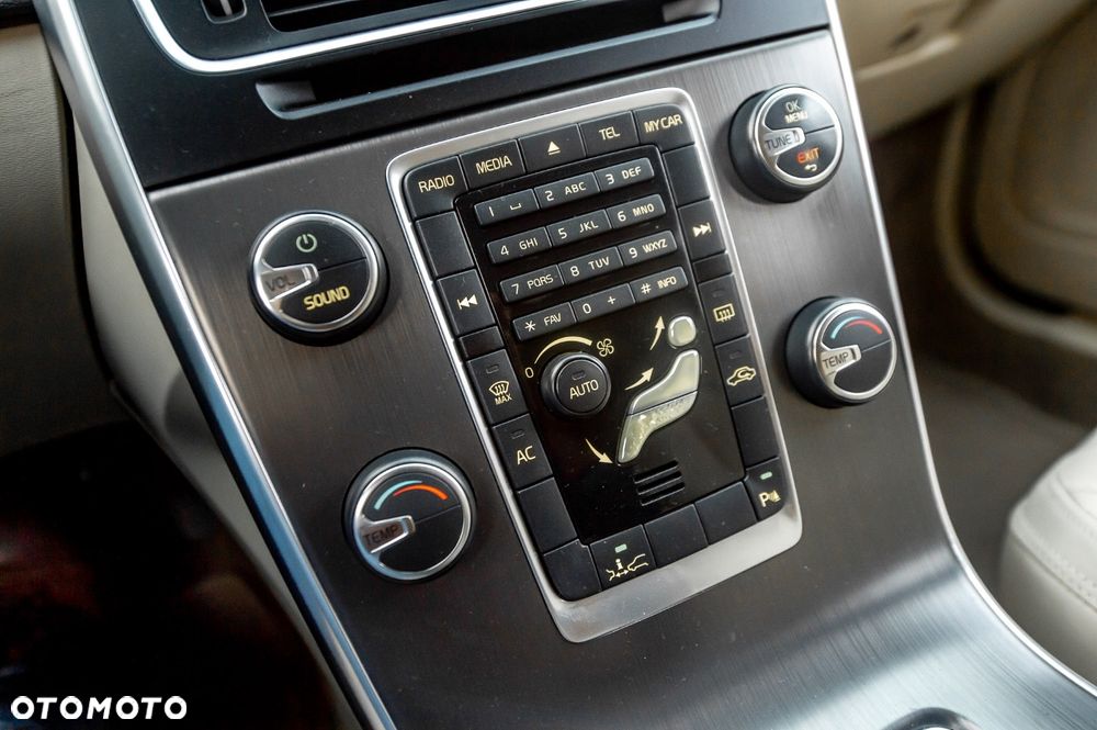 Volvo V70 T6 AWD Geartronic Momentum - 22