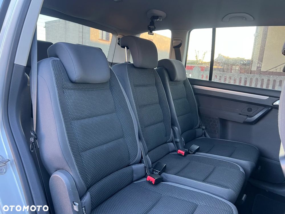 Volkswagen Touran 1.6 TDI DPF BlueMotion Technology Comfortline - 16