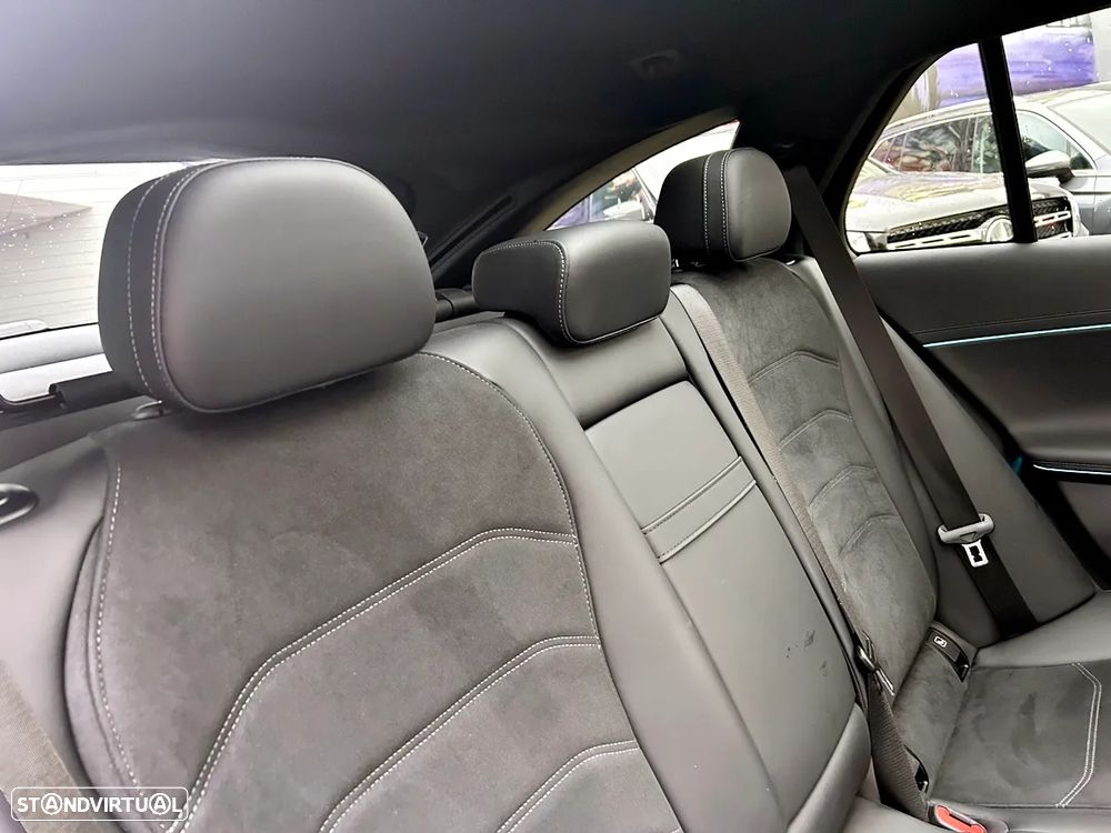 Mercedes-Benz E 300 e AMG Line - 33