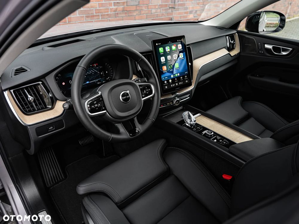 Volvo XC 60 B5 B AWD Plus Dark - 22